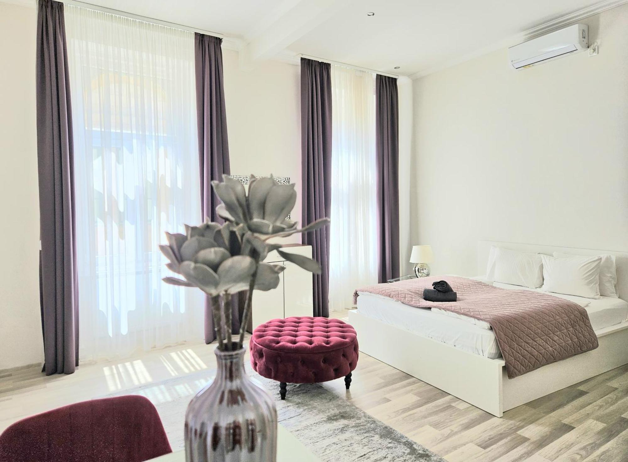 Apartment Designer Downtown Gem *