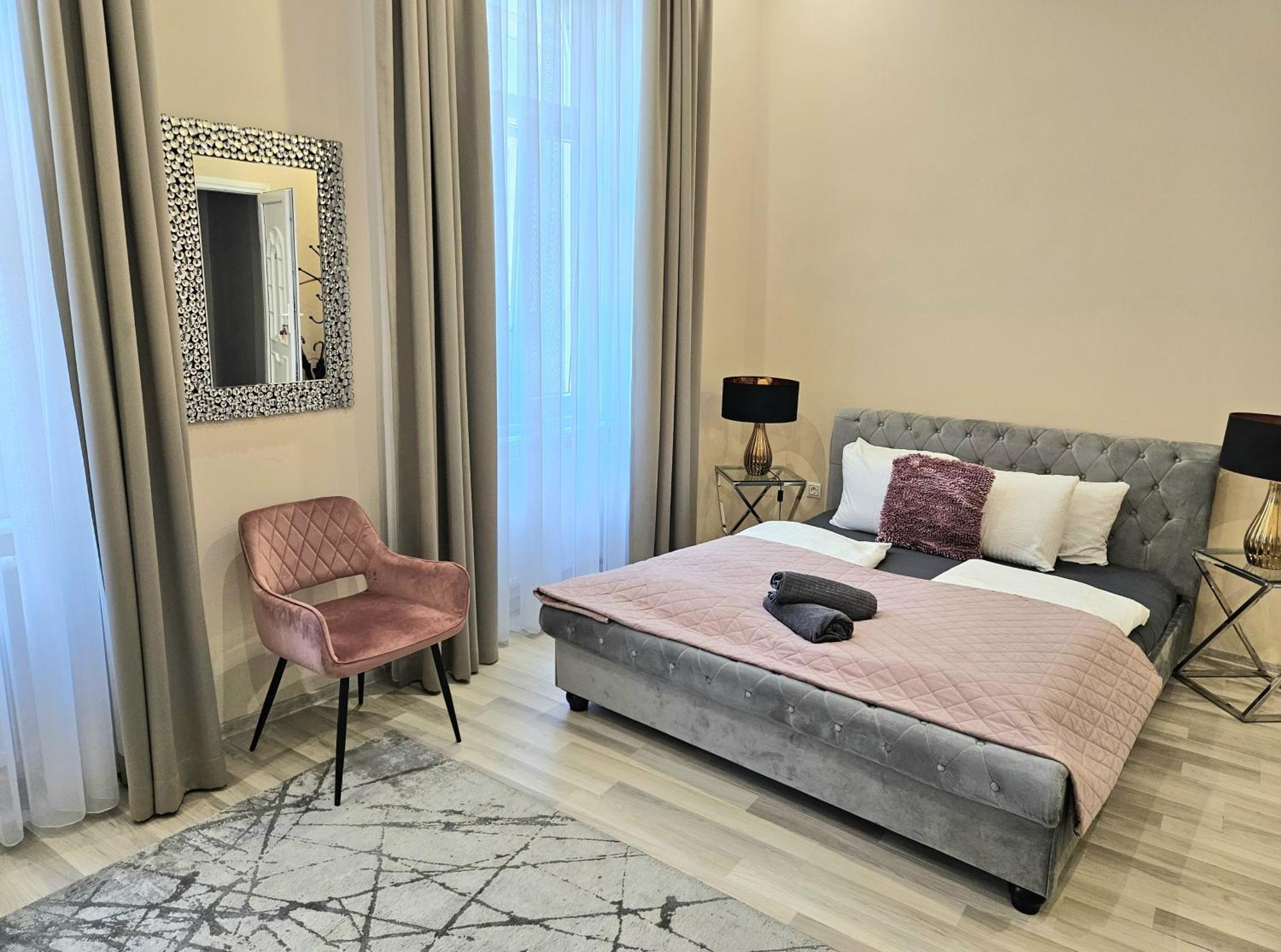 Designer Downtown Gem Apartment Budapest